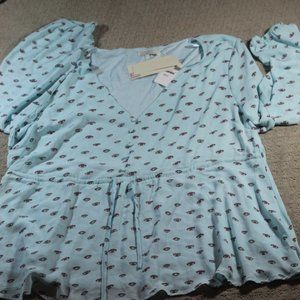 NWT The Pattern Size 3X Flowy Light Blue "Eye" Patterned Blouse